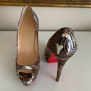 Authentic Christian Louboutin size 37.5 snakeskin brown pumps $985 New with box